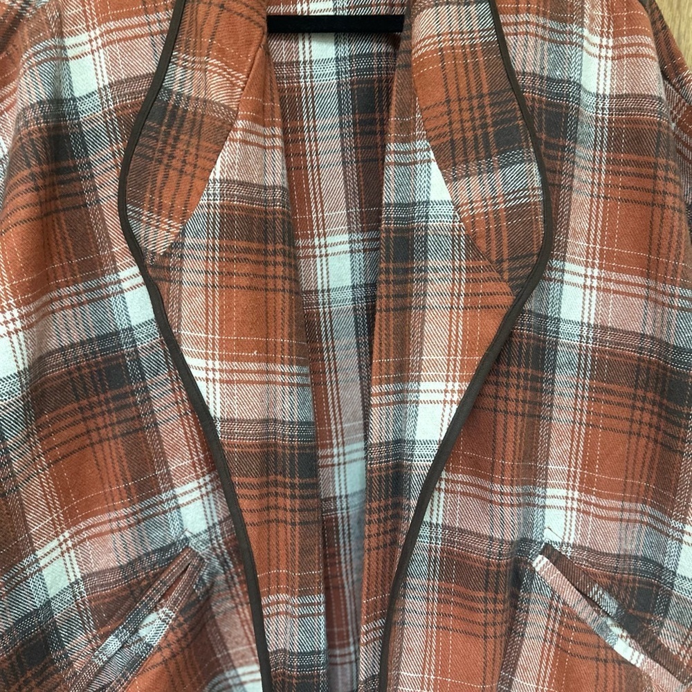 Kori Plaid Cape in Rust and Black - Picture 2 of 5